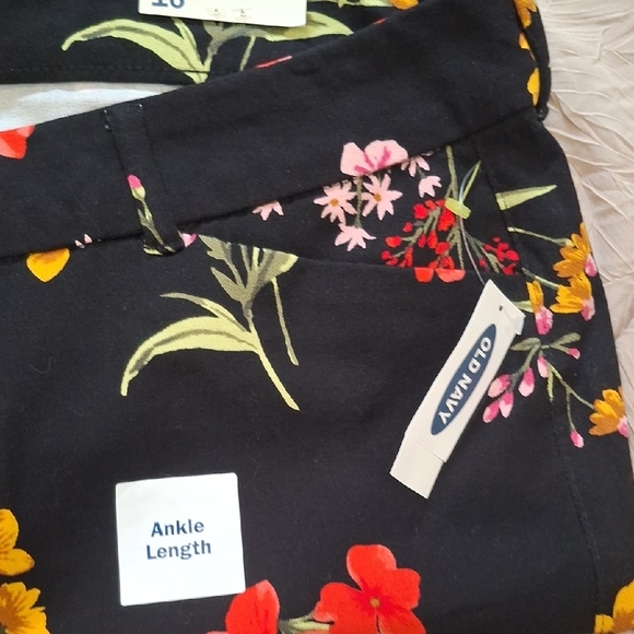 Floral Black Pants - Picture 5 of 7